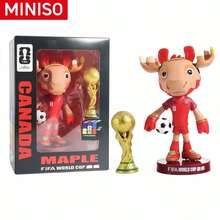 MINISO - Mô hình linh vật World Cup 2026, chất liệu PVC đạt chuẩn FIFA, kèm đế trưng bày, bao gồm cúp và bóng đá, món quà lý tưởng cho người hâm mộ bóng đá và trang trí nhà cửa, phụ kiện bàn làm việc, đồ dùng văn phòng, phụ kiện văn phòng phẩm. - Nhiều màu - Xem 10