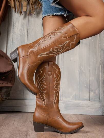 女士纯色西部风格刺绣方头粗跟假日礼服靴，性感中筒圆头中跟靴