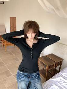 Kaos Dalaman Lengan Panjang Bergaris Baru untuk Wanita, Atasan Desain Pas Badan, Warna Hitam, Cocok untuk Musim Semi - Hitam - View 10