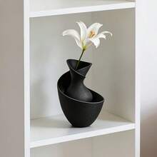 1Pc Simple And Luxurious Decorative Vase, Featuring A Unique, Twisted Flower Holder Design. Matte Finish Decorative Vase, Suitable For Use In Homes, Living Rooms, Offices, And As Desktop Decorations. Perfect For Home Decor Enthusiasts, Flower Lovers, And Interior Designers. - A - View 8