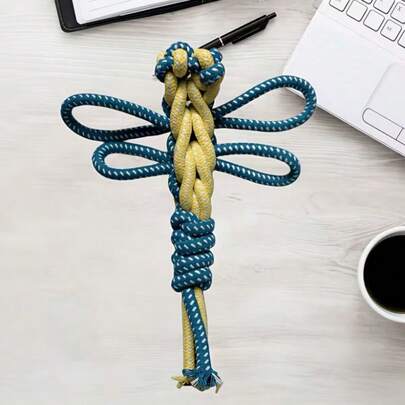 Đồ chơi cho chó hình chuồn chuồn thắt nút thủ công. Giúp làm sạch răng và mài răng. Tăng cường trí thông minh và năng lượng cho chó cưng của bạn. Tận hưởng thời gian tương tác vui vẻ với thú cưng của bạn.