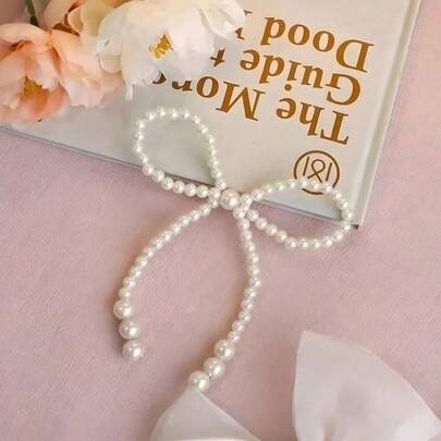 Bộ trang trí bánh kem nơ ngọc trai, bộ trang trí bánh kem lãng mạn, nơ trang trí, nơ trang trí ngọc trai giả, dây chuyền ngọc trai, phụ kiện trang trí hoa hồng cho cửa hàng hoa, tiệc lễ hội và trang trí bao bì hoa tự làm, nơ trang trí, hạt trang trí bao bì hoa, cũng như trang trí bánh kem và phụ kiện hoa. Thích hợp cho sinh nhật, kỷ niệm, đám cưới, trang trí mùa thu, Ngày của Mẹ, lễ tốt nghiệp. Bộ trang trí bánh kem lãng mạn