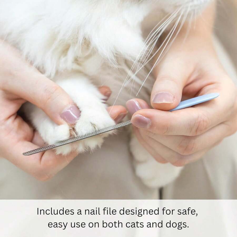 专业设计的宠物猫狗指甲钳。适合初学者，这款宠物指甲钳可以修剪猫狗指甲。适用于小型和中型宠物。附赠宠物指甲锉。