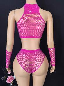 Bộ đồ lót nữ quyến rũ và cuốn hút với màu sắc tươi sáng, bao gồm áo croptop, găng tay và quần lọt khe gợi cảm, phù hợp cho quán bar, tiệc tùng và các dịp lễ hội, ôm sát, đính đá lấp lánh, cao cấp và quyến rũ. - Màu đỏ tím - Xem 3