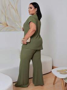 Women's Plus Size Elegant Asymmetrical Set In Premium Ribbed Anarruga Fabric, Short Sleeves, Wide-Leg Pants, Modern Look - Verde Oliva - Ver 3