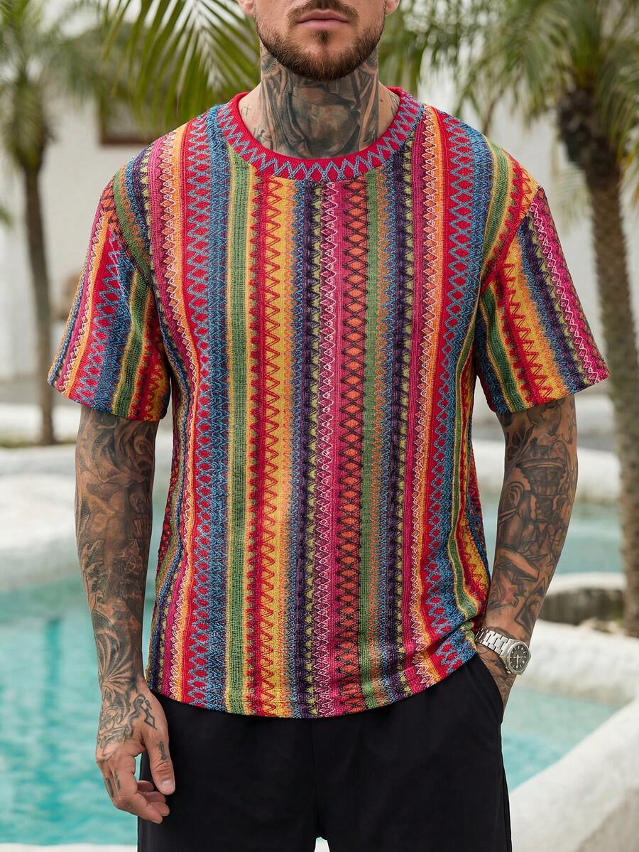 Camiseta de manga corta de cuello redondo con ajuste holgado y contraste de color texturizado para hombre, adecuada para diversas ocasiones como vacaciones en la playa/viajes, top bohemio de playa de punto jacquard de moda para hombres - Multicolor - Ver 1
