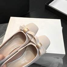 Giày bệt kiểu Preppy năm 2026 bằng da PU, có nơ, điểm nhấn kim loại nguyên chất, phù hợp để mang ở nhà quanh năm. - Chantilly - Xem 4