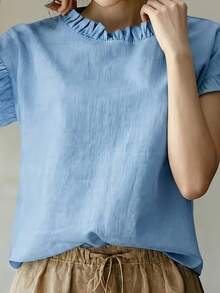 Blouse à manches courtes en lin français rétro élégante pour femmes, style vacances. Col rond volant, manches à volants, coupe ample et décontractée. Style forêt d'été - Bleu ciel - Voir 2