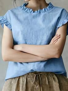 Blouse à manches courtes en lin français rétro élégante pour femmes, style vacances. Col rond volant, manches à volants, coupe ample et décontractée. Style forêt d'été - Bleu ciel - Voir 4