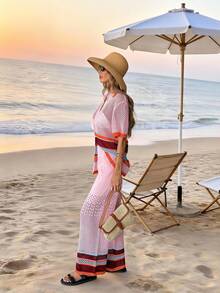 2026 Primavera/Verano Nuevo Llegada Conjunto de 2 piezas de mujer con cárdigan de cuello con bloques de color y rayas, y pantalón ancho de punto de manga corta con textura calada. Este conjunto de estilo callejero estadounidense irradia elegancia madura y personalidad vibrante. Perfecto para vacaciones en la playa, ocio relajado, escapadas a la isla y fiestas en la piscina. Ideal para usar en vacaciones y atuendos de playa. Color: Rosa - Rosa - Ver 9