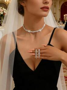 两件套闪亮首饰套装，铜镶嵌水晶螺旋项链和耳环套装，优雅时尚，派对和婚礼必备。 - 銀色 - 查看 2