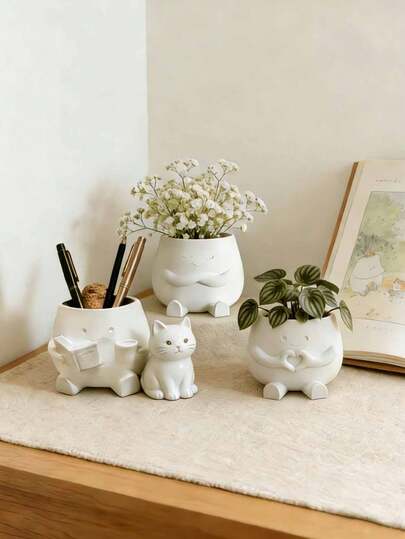 迷你多肉植物盆栽，适合摆放在办公桌上，是种植多肉植物的绝佳容器，同时也是一件精美的装饰品，是园艺礼品和家居装饰的理想之选。采用塑料材质，适用于办公室、卧室、桌面和家居装饰。尤其适合母亲节和婚礼季赠送。