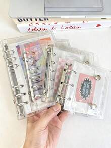 1 cuốn sổ tay bìa rời trong suốt khổ A5/A6/A7, sổ tay dán sticker, sổ lưu trữ sticker, bìa da mềm khóa đôi, lõi giấy trong suốt có thể thay thế, sổ lưu trữ ảnh và thẻ của ban nhạc K-pop, bìa đựng tài liệu di động dung lượng lớn, sổ kế hoạch, sổ lịch trình, sổ bảo vệ, sổ tay gáy đôi trong suốt cao cấp, thích hợp cho nhật ký tự làm, album ảnh, sổ sticker, sổ tay, sổ kế hoạch, đồ dùng học tập và văn phòng phẩm, giấy trong có thể thay thế. - trắng - Xem 2