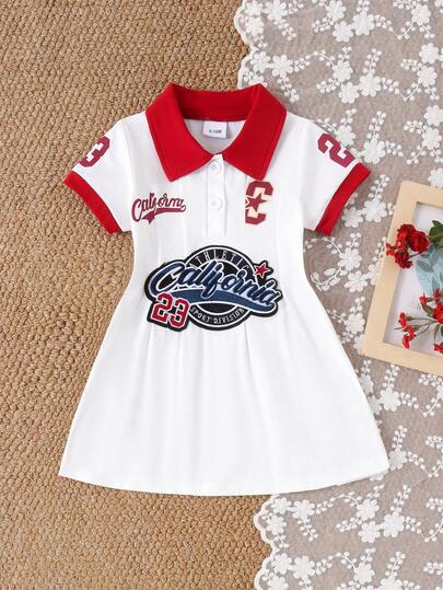 1 chiếc đầm ngắn tay cổ polo kiểu đường phố thêu chữ và số cho bé gái, thích hợp mặc mùa hè.