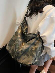 大容量水洗复古迷彩帆布单肩包，简约休闲百搭拉链斜挎包，适合日常使用、上学、短途旅行、街头风格，可折叠拼接慵懒户外露营信使包 - 軍綠色 - 查看 4