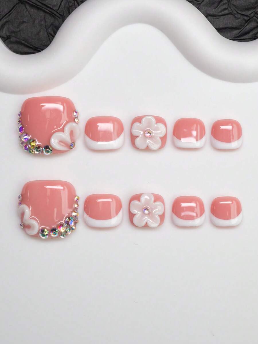 14 Stücke/Set handgemachte Y2K Baddie Stil Nagel Aufkleber, nude & weiße French Tip Nagel Wraps mit Blumen, Strass Designs, geeignet für Party, Hochzeit, Alltag, inklusive Zubehör, tolles Geschenk für Frauen & Mädchen (4 zusätzliche Nägel enthalten) - Verschiedenfarbig - Übersicht 1
