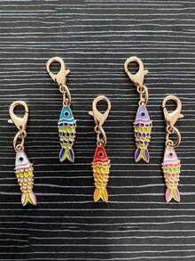 5pcs Set Of Small Fish Keychains In Assorted Colors, Versatile Hanging Accessories, Perfect Gift For Holiday Parties Gifts For Mother, Father, Graduation, And Teacher - Multicolor - View 4