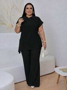 Conjunto Feminino Plus Size Elegante Assimétrico Tecido Anarruga Premium Canelado Manga Curta Calça Pantalona Look Moderno - Preto - Visão 3