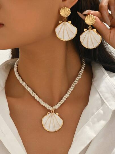 2pcs/Set Women's Bohemian Beach Style Shell Necklace & Earrings, Vintage Gold Frame White Shell Pendant Necklace And Earrings, Suitable For Beach, Vacation, Commute, Date Outfit Jewelry Set