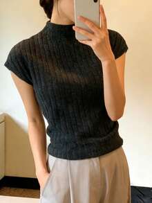 女士春夏时尚套装，舒适黑色无袖高领针织背心，优雅浪漫新款女士休闲高领背心 - 灰色 - 查看 4