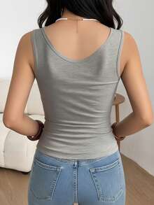 1件女款基礎素色方領無袖背心，休閒舒適極簡羅紋修身細肩帶背心 - 灰色 - 查看 7