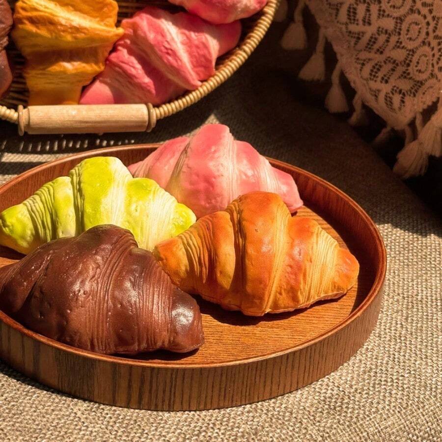 Pan Artificial Croissant Falso Rebote Lento Presión Descompresión Ventilación Apretar Levantamiento Lento Descompresión Alimento