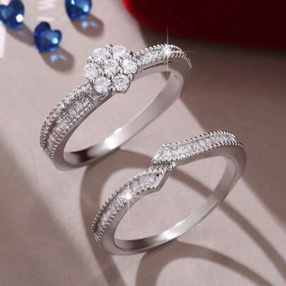 Bộ 2 nhẫn cao cấp sang trọng, thiết kế hoa văn lấp lánh, đính đá Cubic Zirconia, thích hợp làm quà tặng sinh nhật, quà tặng ngày Valentine, quà tặng bạn gái, quà dự tiệc & đám cưới, quà đính hôn, quà cầu hôn.