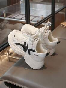 1 par de zapatos deportivos transpirables para niños, diseño minimalista a rayas blancas y negras, suela antideslizante - Negro - Ver 2