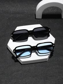 一副男士休闲基本款黑色长方形时尚眼镜，适合假日外出、搭配服装，也可作为节日礼物。 - 彩色 - 查看 7