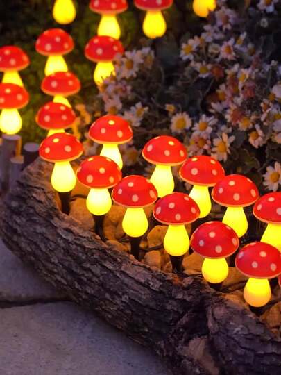 8个太阳能户外红色蘑菇灯，IP44防水，适用于花园小径装饰、派对，8种照明模式