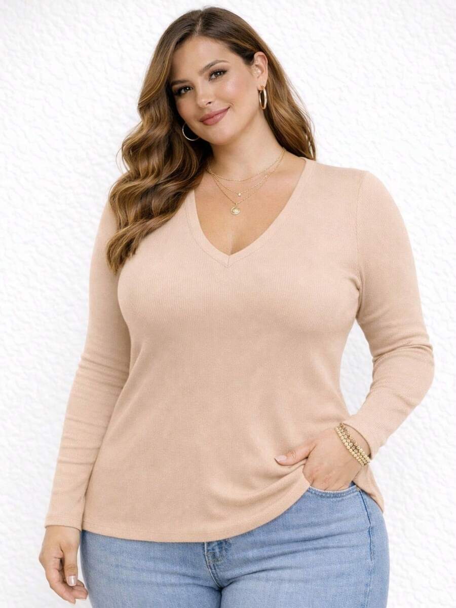 Women's Plus Size Long-Sleeved Blouse With A V-Neck And Regular Fit, Made From Soft, Highly Stretchy Fabric, With A Comfortable Regular Hem. - 裸體 - 查看 1