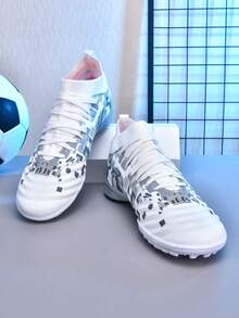 1 par de botines de fútbol de caña alta para hombres, zapatos deportivos de equipo para exteriores, adecuados para estudiantes, adolescentes y adultos, estilo campus, aptos para césped artificial, con cordones, disponibles en tallas pequeñas, botas de fútbol profesionales de alto rendimiento y peso ligero - plata - Ver 6