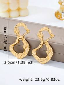 1 Pair European And American Style Exaggerated Hammered 8-Shaped Hollow Textured Earrings, Luxury Gold-Tone Asymmetrical Double Hoop Earrings Suitable For Daily, Date, Vacation, Party And Event Wear - Gold - View 5