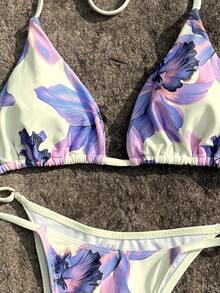 女士夏季度假泳装系列，热带度假风紫色粉色花卉印花细肩带三角比基尼，搭配高腰三角泳裤两件套，性感修身，遮盖小腹，甜美少女风比基尼套装，时尚泳装，适合海滩度假和拍照 - 彩色 - 查看 7