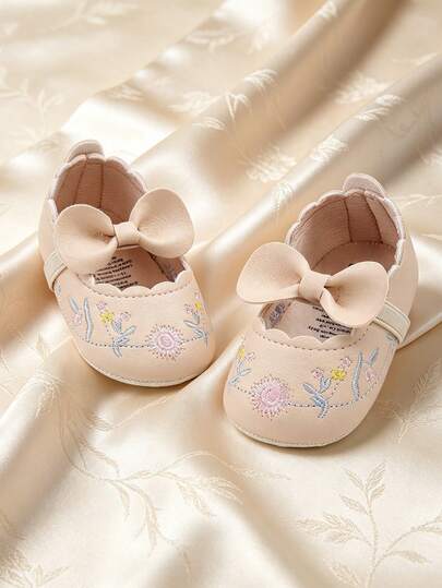 Baby Girls Vintage Embroidered Mary Jane Shoes Infant Soft Sole Non-Slip Bowknot Crib Shoes Classic Floral Print Princess Dress Shoes Wedding Baptism Flats