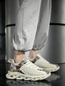 Men's Color-Blocked Retro Sneakers, Breathable Mesh Upper, Stylish Street Outdoor Hiking Shoes, Casual Men's Road Running Shoes. - 米色 - 查看 5