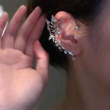 2Pcs Fashion Style Shiny Butterfly Ear Wrap, Elf Earrings Fairy Ear Climber Luxury No Piercing Clip On Earrings - 銀色 - 查看 3