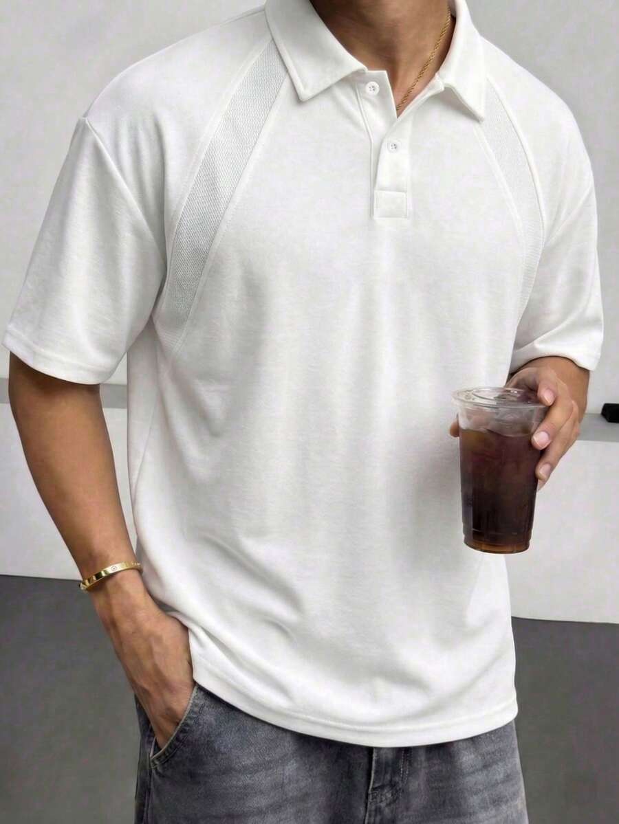 Camisa polo masculina branca BlueprintMan com ombros caídos e detalhe vazado, peça versátil e moderna com estilo vintage, leve e ideal para ocasiões formais e encontros. - Branco - Ver 1