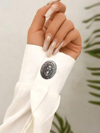 1 chiếc, hàng mới về năm 2026, phong cách thanh lịch, chất lượng Châu Âu và Mỹ, hình mặt trời, hình hoa, thiết kế khảm vỏ sò trắng, hình tròn vàng, thiết kế nhị hoa bằng nhựa ngọc trai, hình chân dung tròn, hình bọ cạp, hình đầu sư tử, họa tiết mới thêm hình mặt trời cười méo, hình mặt trời, hình đồng xu cổ, hình chân dung trừu tượng, hình sao trăng, hình cua, hình Medusa bạc cổ, hình người ngoài hành tinh.