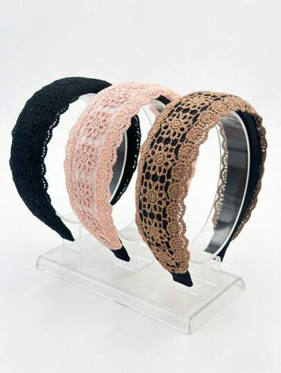 1条复古蕾丝边防滑宽发带，女士适用，是一款适合时尚穿搭、日常居家佩戴、洗脸、通勤和度假的多功能发饰。