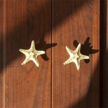 2 pièces Poignées de placard en forme d'étoile de mer en métal - Boutons de tiroir en métal brillant, poignées de décoration pour cuisine et maison, design compact à trou unique, forme cylindrique, accessoires de porte de placard | Thème océanique | Métal brillant, décoration étoile de mer - Multicolore - Voir 3