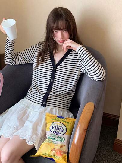 Áo khoác cardigan dài tay nữ kiểu dáng thường ngày, kẻ sọc phối màu, thích hợp cho mùa xuân/hè.