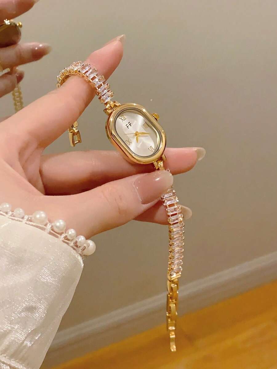 1 chiếc đồng hồ đeo tay nữ bằng hợp kim vàng, kiểu dáng bất đối xứng, mặt số chữ số Ả Rập thời trang, máy quartz, dây đeo có thể điều chỉnh, thích hợp để đeo hàng ngày và làm quà tặng ngày lễ. - Vàng - Xem 1