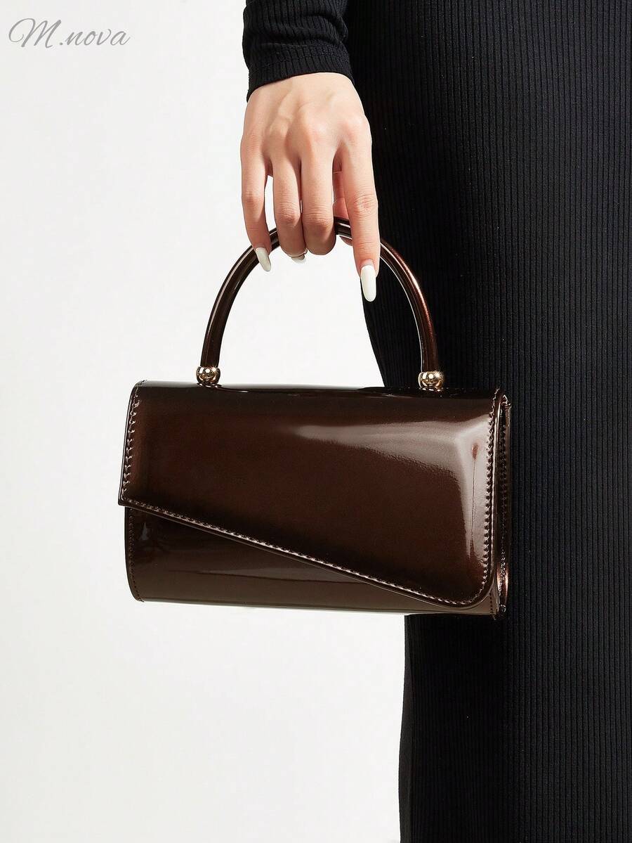 Sac pochette de mode pour femmes en couleur unie laquée, décoré d'accents métalliques, design à rabat, en matériau PU, avec bandoulière à chaîne. Convient pour les occasions formelles/les fêtes comme les galas, bals ou soirées dansantes. - Bronze - Voir 1