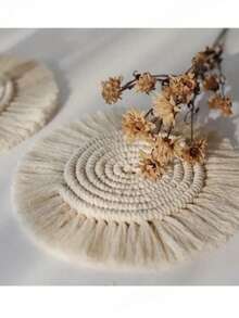 4个7英寸波西米亚风圆形编织杯垫，带流苏，防滑手工餐垫，吸水杯垫，适用于杯子、马克杯，酒吧家居厨房装饰，餐厅派对用品 - 彩色 - 查看 1