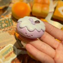 2个装热门盲盒可爱面包造型慢回弹减压捏捏乐玩具，创意搞怪礼物 - 彩色 - 查看 10