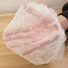 Bộ 10/20/30 chiếc bao bọc chổi dùng một lần cao cấp làm từ vải không dệt dày dặn, mềm mại, có độ đàn hồi cao và khả năng co giãn tốt, dễ dàng đeo vào và vừa khít với hầu hết các loại chổi tiêu chuẩn mà không bị tuột. Những bao bọc làm sạch hiệu quả này có khả năng thấm hút bụi bẩn, bụi mịn và lông thú cưng mạnh mẽ. - 20 khẩu trang vải dùng một lần màu trắng - Xem 7