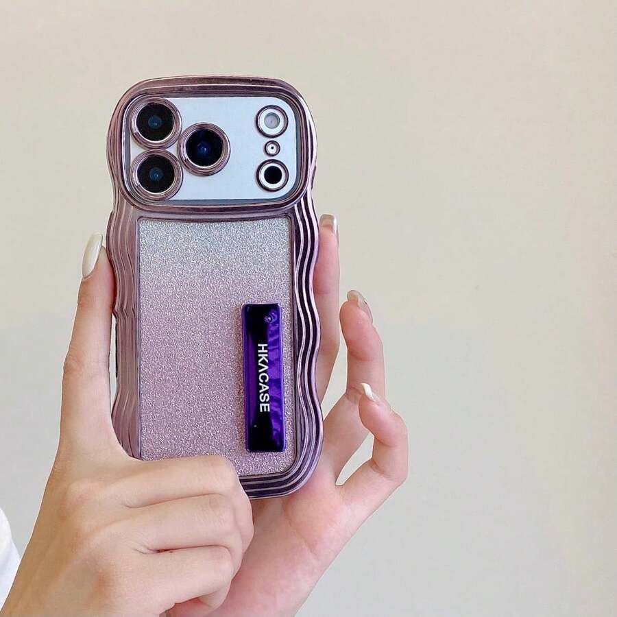 Ốp điện thoại có dây đeo chữ cái + dây đeo cổ tay, tương thích với iPhone 17 Pro Max/16 Pro Max/15 Pro Max/14 Pro Max/13 Pro Max/12 Pro Max/11 Pro Max/XS Max/7/8 Plus, tương thích với Samsung S26/25 24 32 1u, tương thích với , Honor. - Màu tím - Xem 1