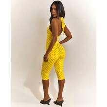 2026 Fashion Simple Temperament Women's Dress Hanging Neck Wave Point Fishbone Zipper Waist Seven-Point Jumpsuit - 黃色 - 查看 4
