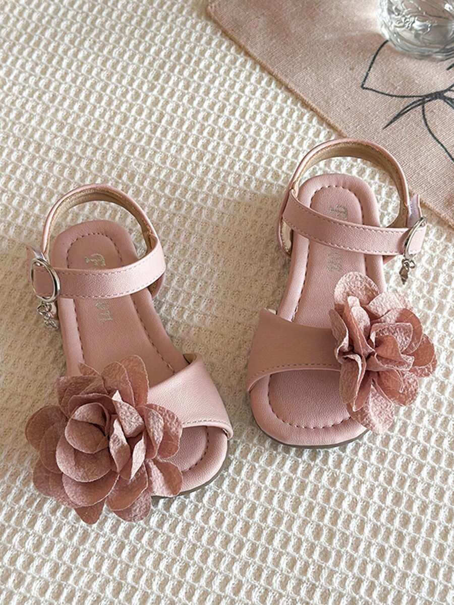 1 Pair Fashionable & Versatile Fairy-Style Flat Sandals With Anti-Slip Function, Decorated With Large Floral Design, Essential For Girls, Suitable For Summer Wear